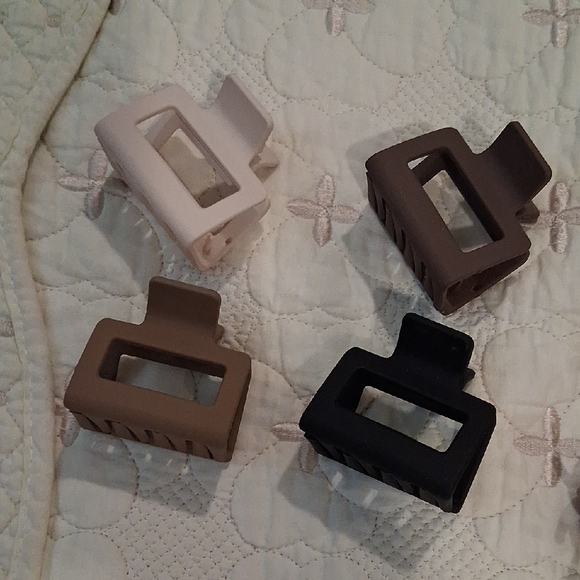 Matte Neutral Hair Claw Clips - 8 Hair Claws NEVER USED - Picture 3 of 3